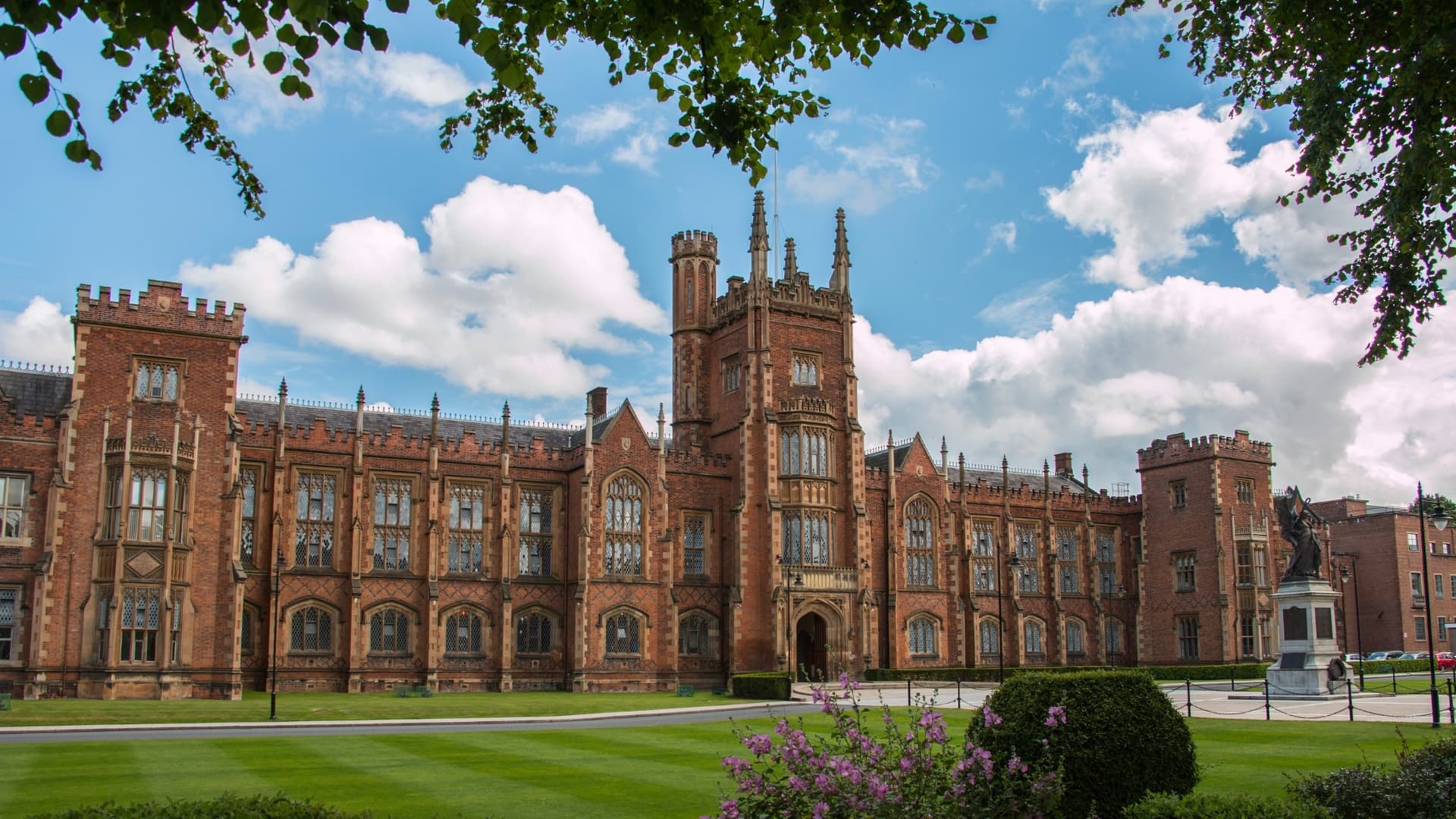 Smarter Space Utilization with beespace